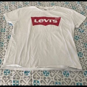 Levi’s t shirt